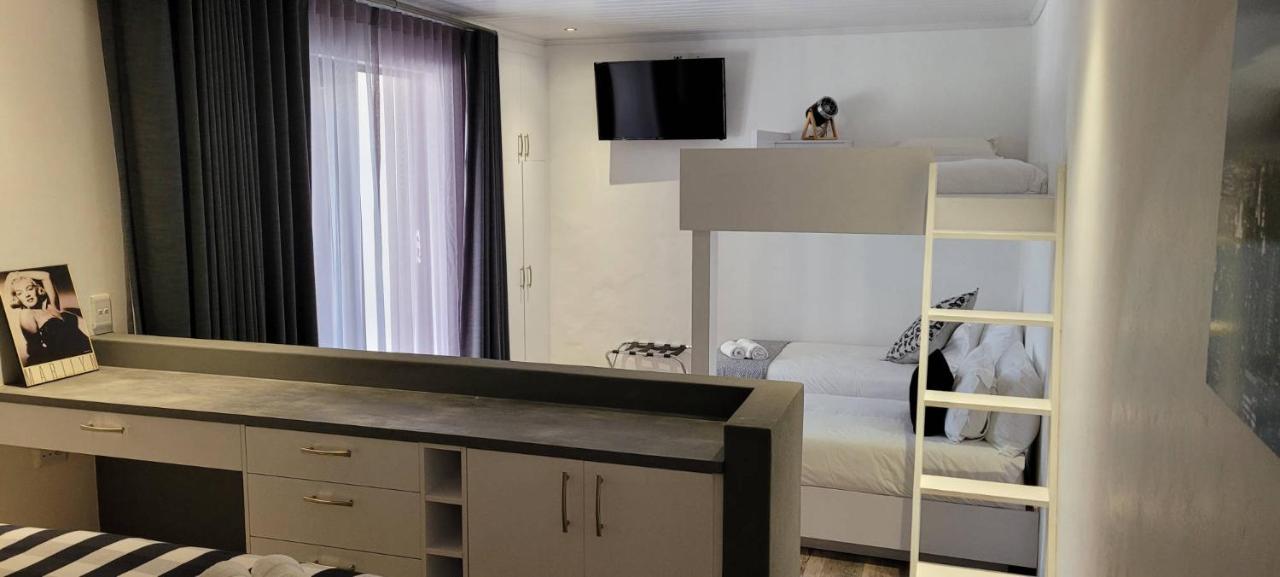 Alojamento de Turismo Selvagem Rox And Sea Country
